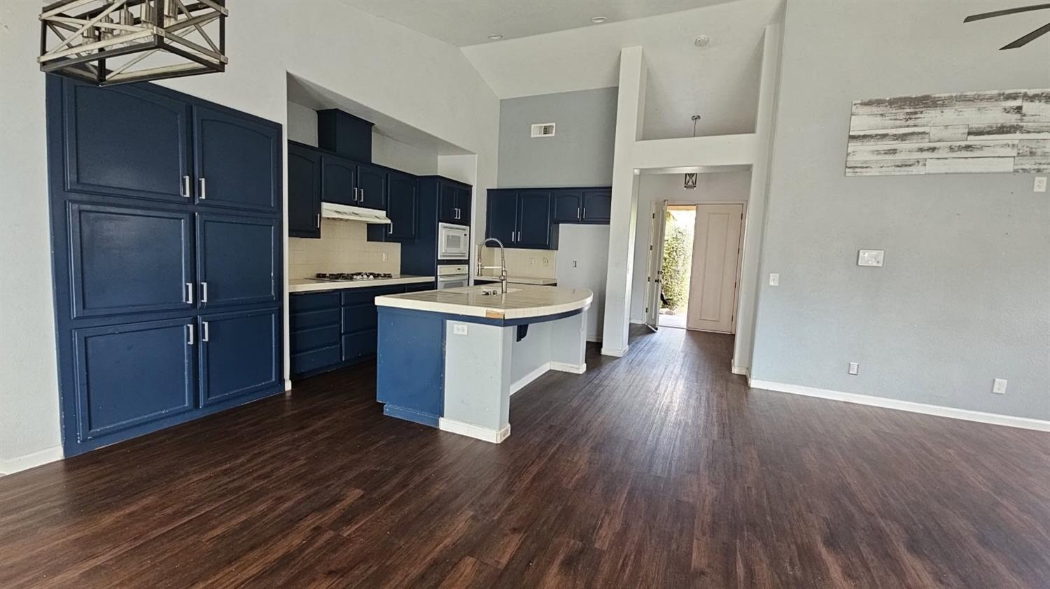3026 Sage Ct, Hanford, CA 93230