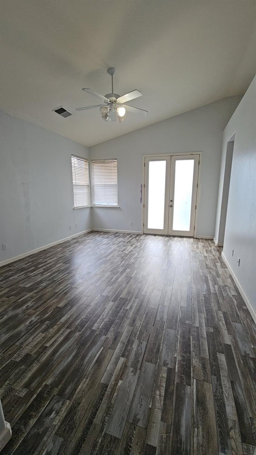 3026 Sage Ct, Hanford, CA 93230
