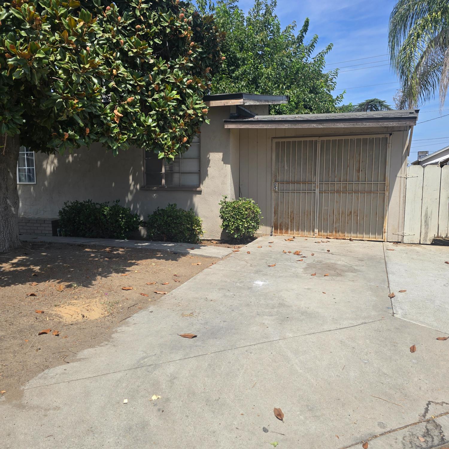 2127 E Sussex Way, Fresno, CA 93726