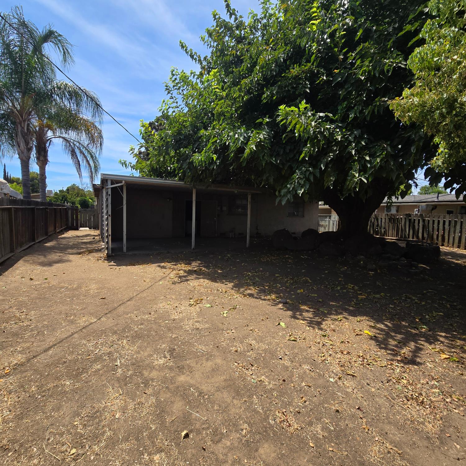 2127 E Sussex Way, Fresno, CA 93726