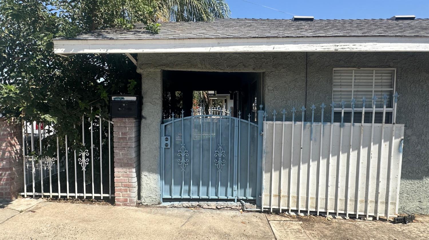 821 S Cedar Ave S, Fresno, CA 93702