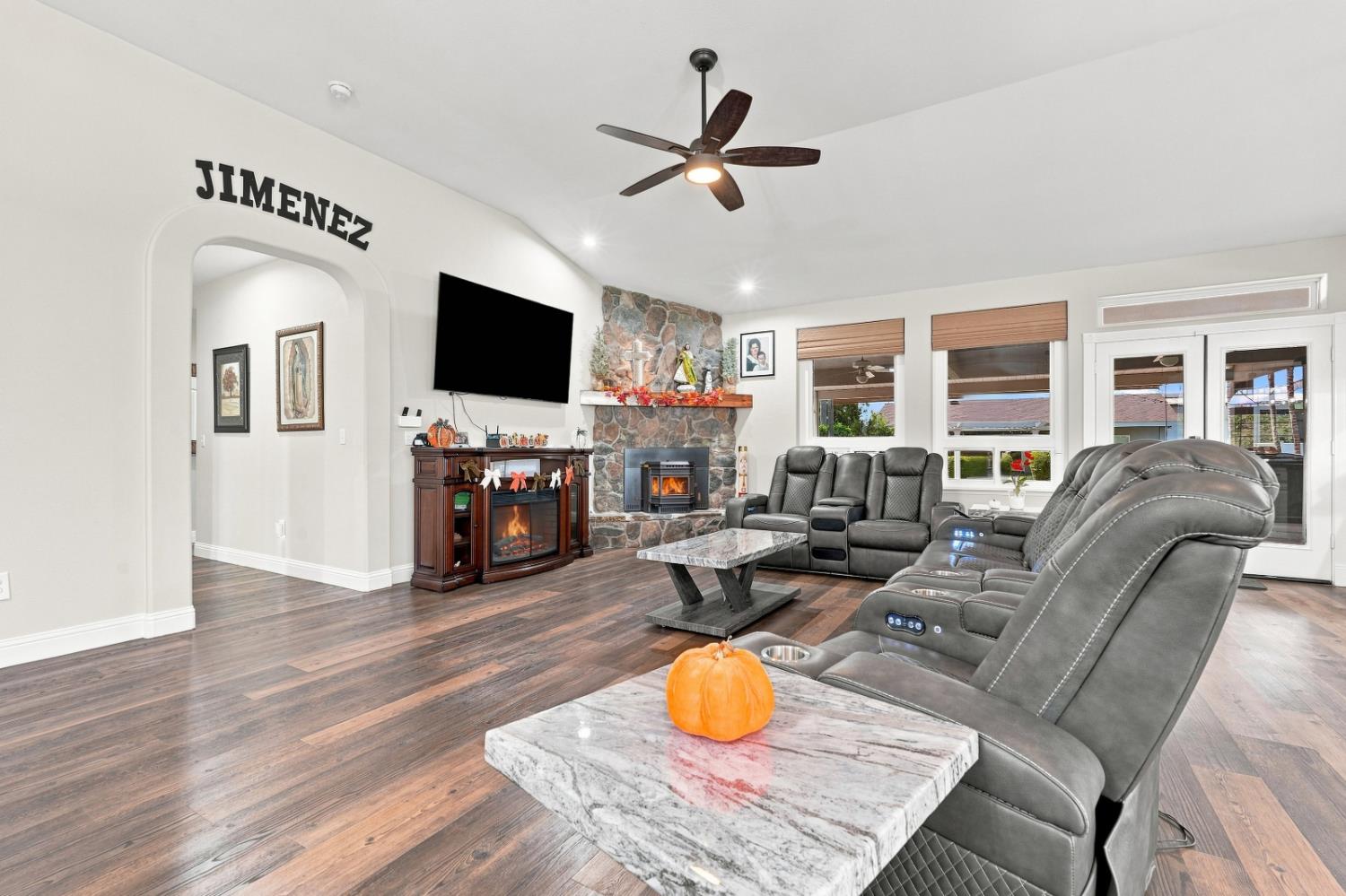11635 S Amber Ave, Selma, CA 93662