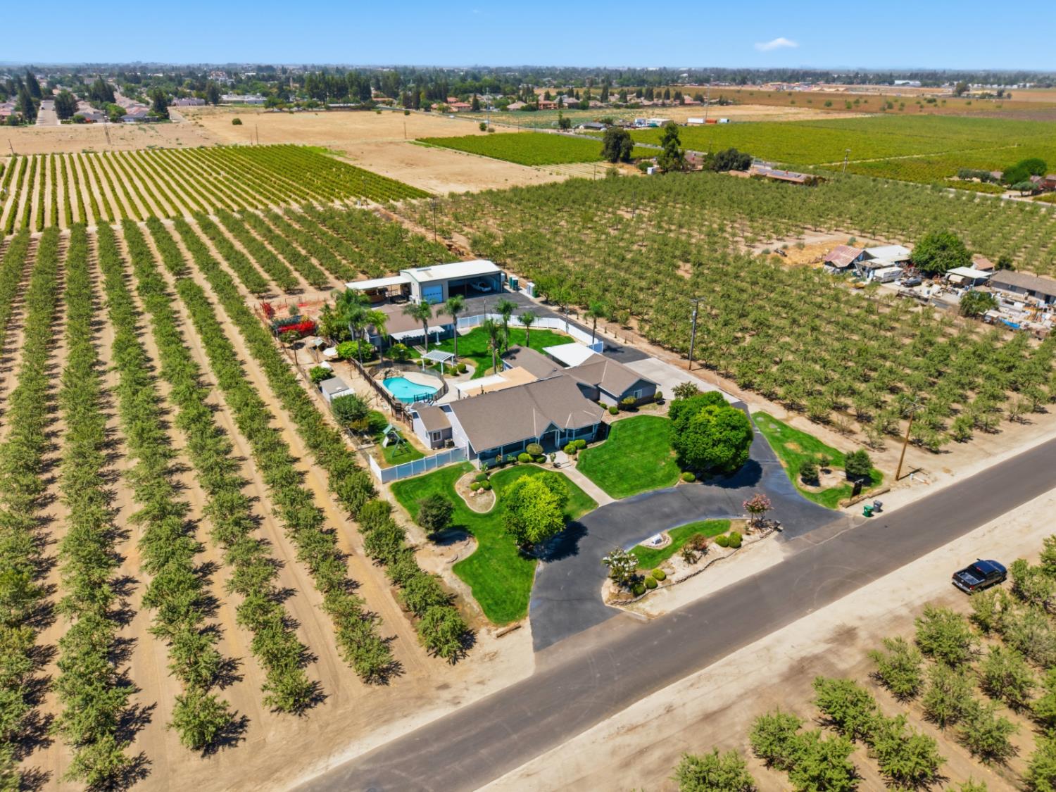 11635 S Amber Ave, Selma, CA 93662