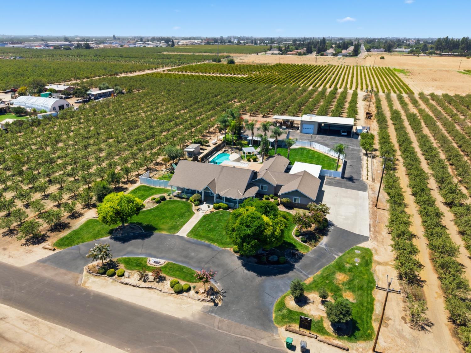11635 S Amber Ave, Selma, CA 93662