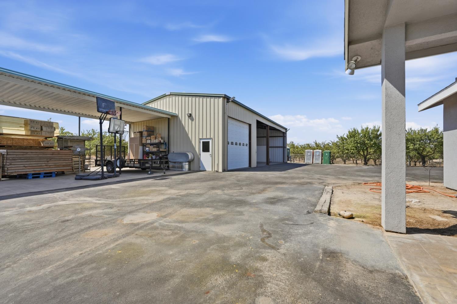 11635 S Amber Ave, Selma, CA 93662