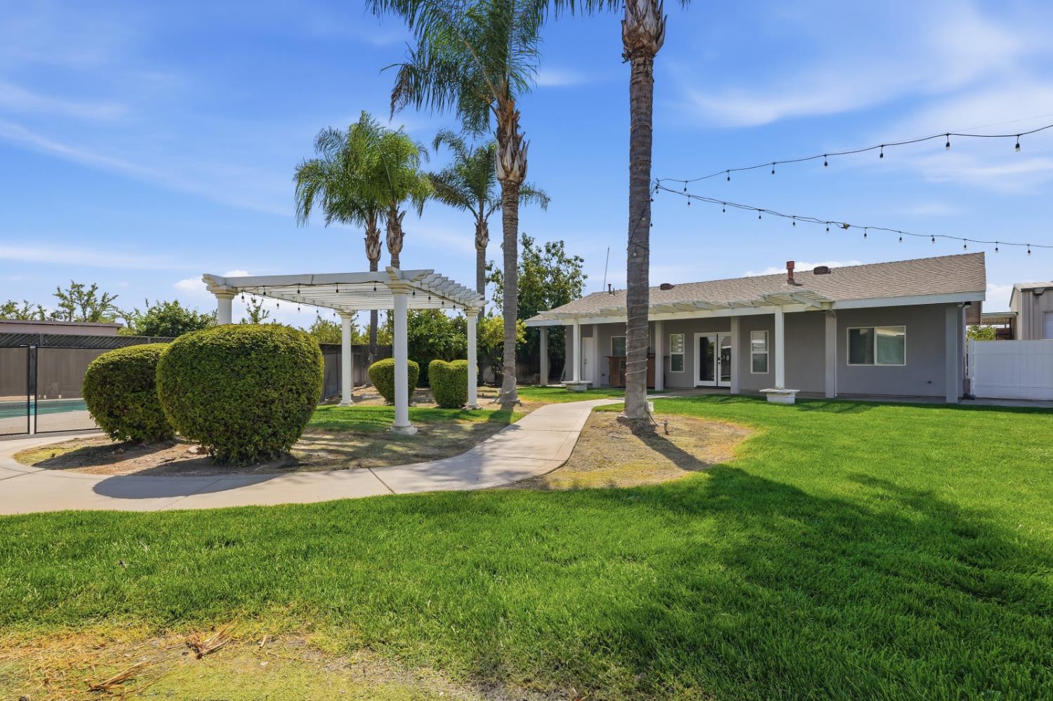 11635 S Amber Ave, Selma, CA 93662