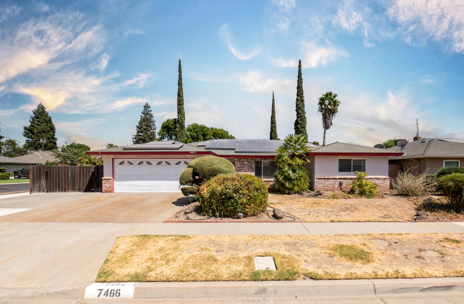 7466 N 4th, Fresno, CA 93704