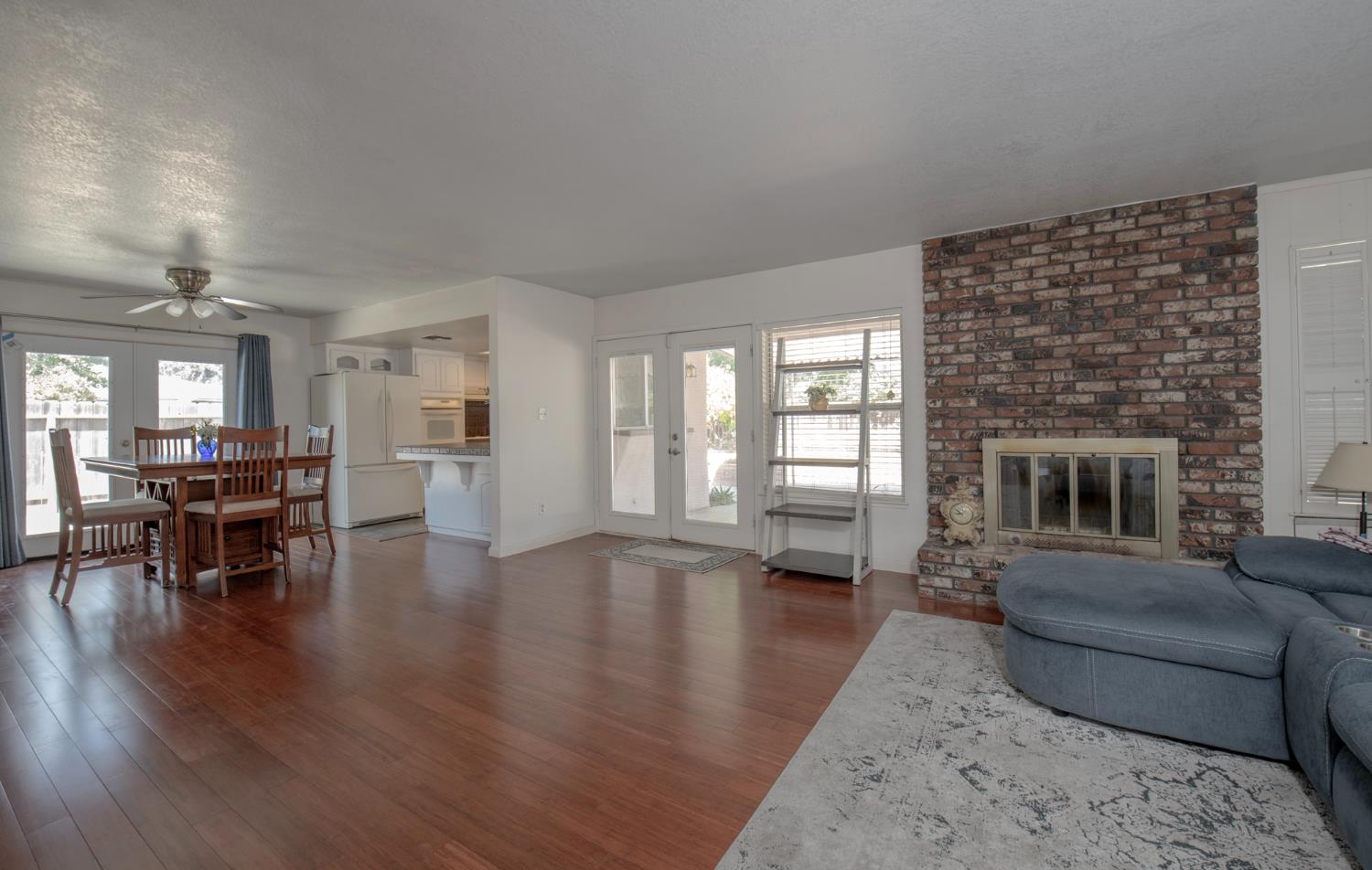 7466 N 4th, Fresno, CA 93704