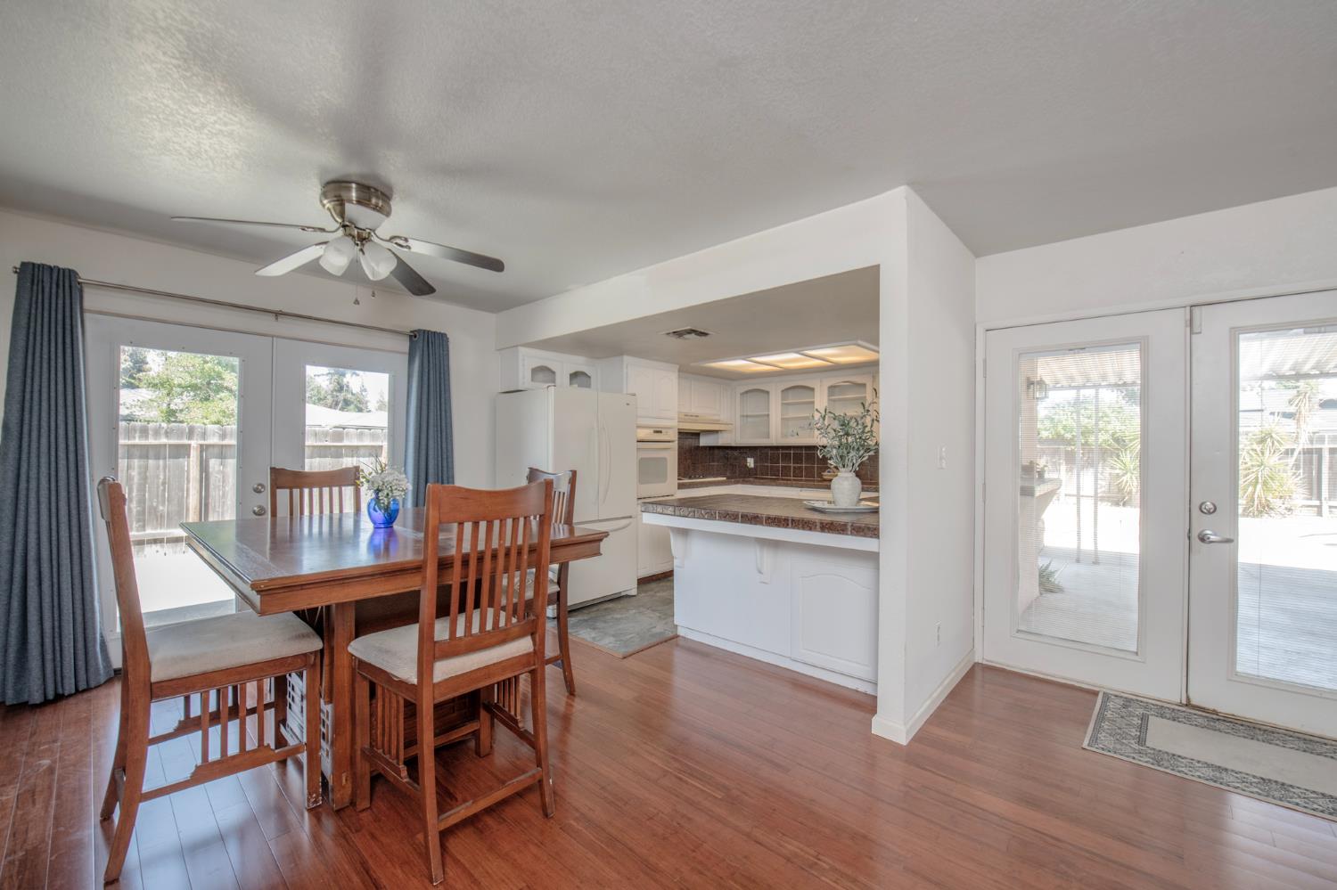7466 N 4th, Fresno, CA 93704