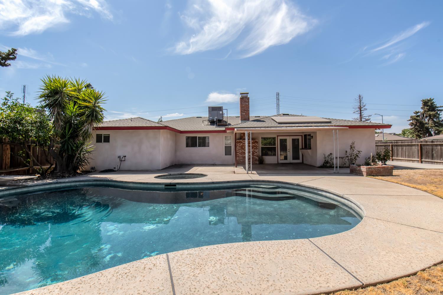 7466 N 4th, Fresno, CA 93704
