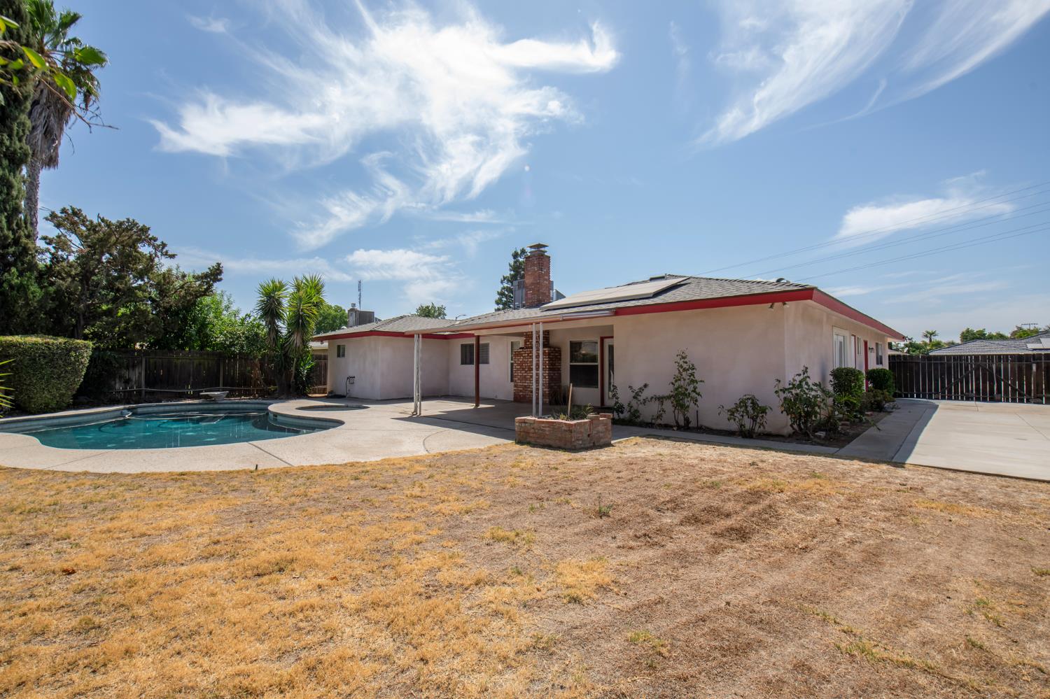 7466 N 4th, Fresno, CA 93704