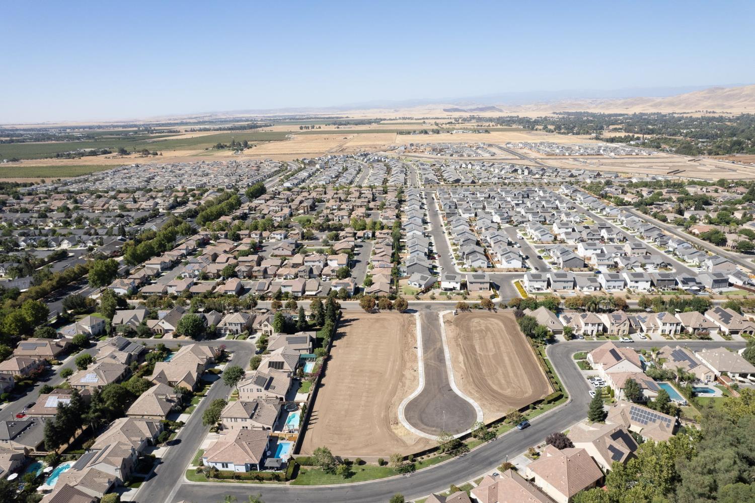 1783 N Preuss Ave, Clovis, CA 93619