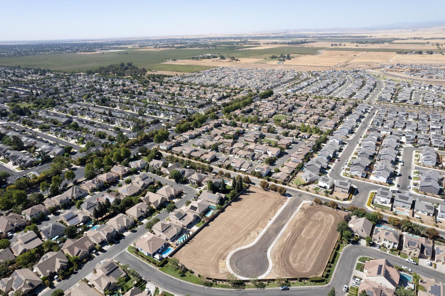 1783 N Preuss Ave, Clovis, CA 93619