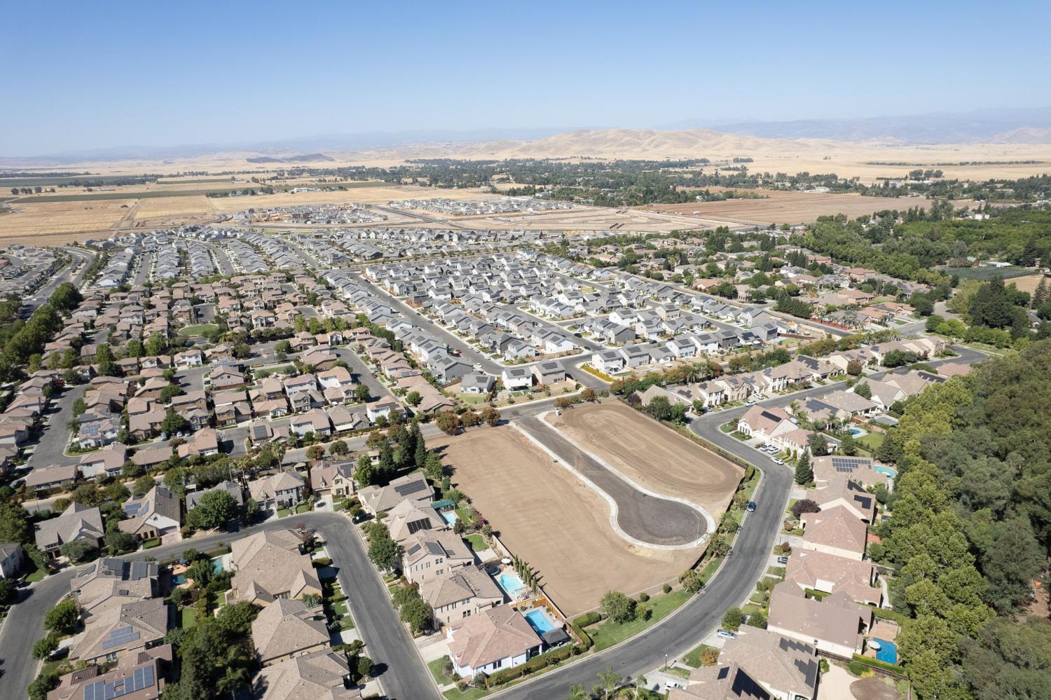 1783 N Preuss Ave, Clovis, CA 93619