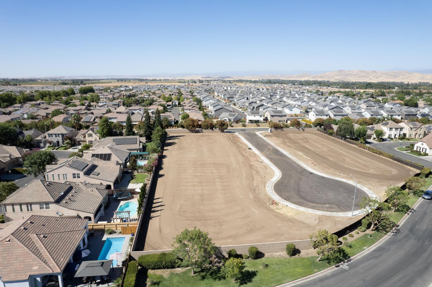 1783 N Preuss Ave, Clovis, CA 93619