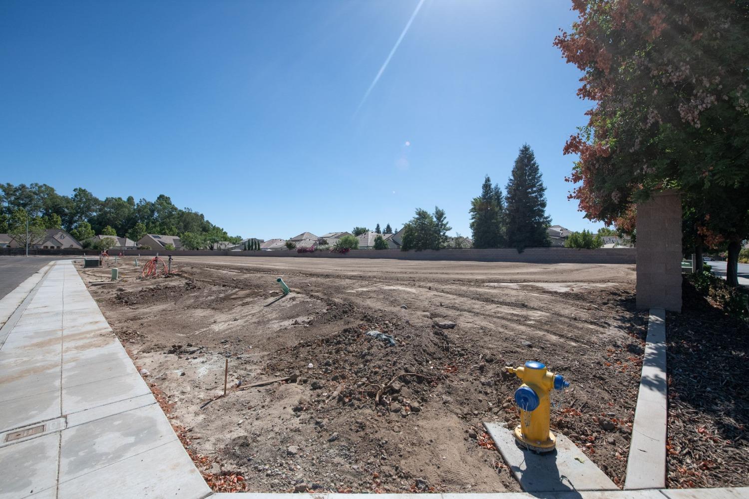 1782 N Preuss Ave, Clovis, CA 93619