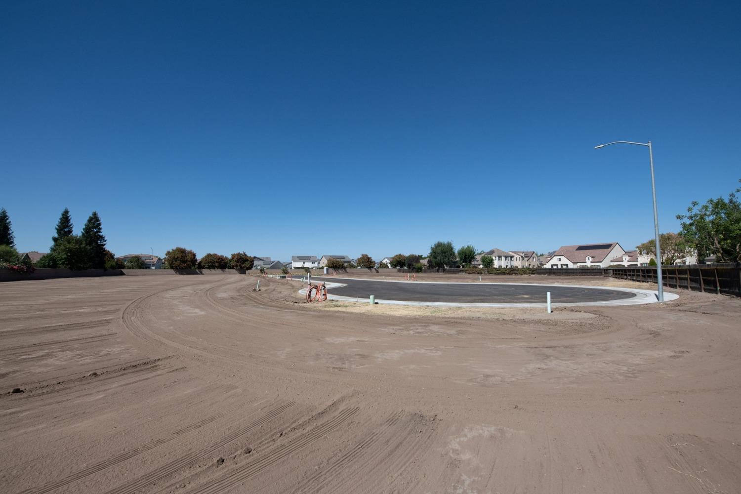 1782 N Preuss Ave, Clovis, CA 93619