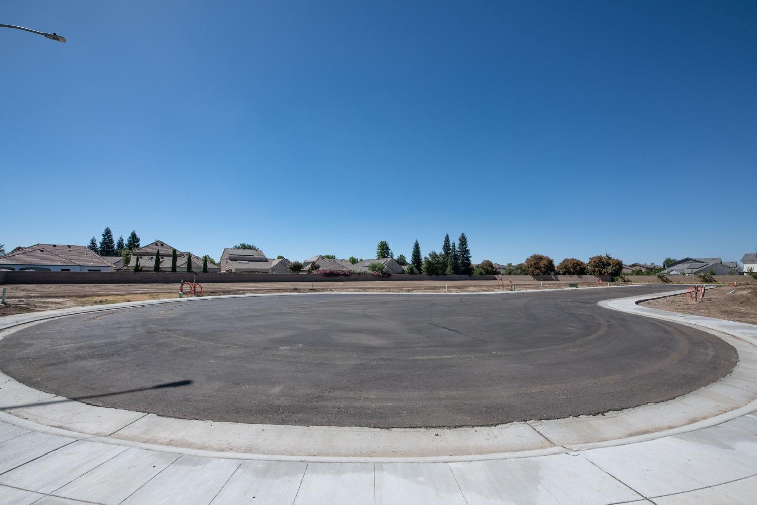 1782 N Preuss Ave, Clovis, CA 93619