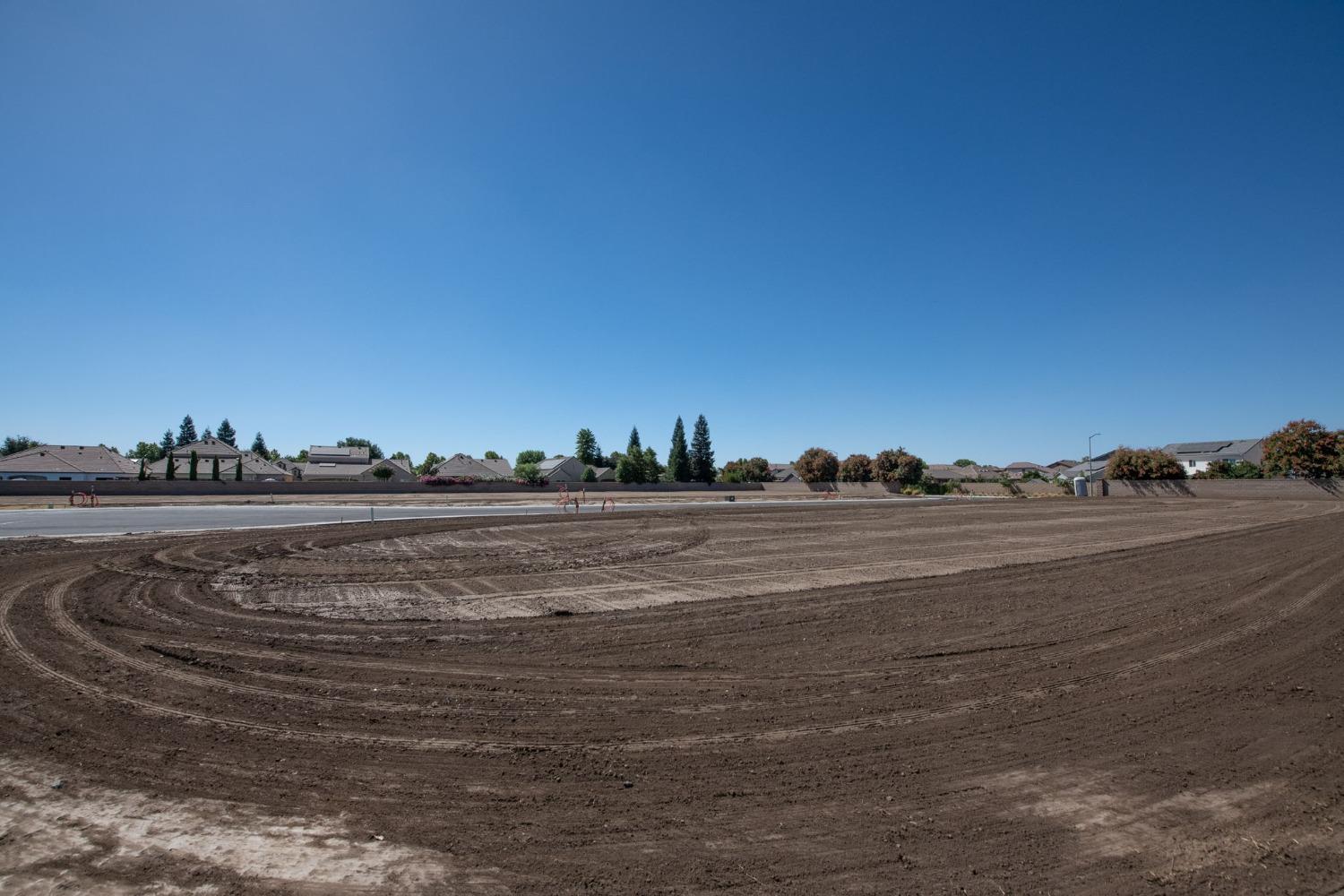 1782 N Preuss Ave, Clovis, CA 93619