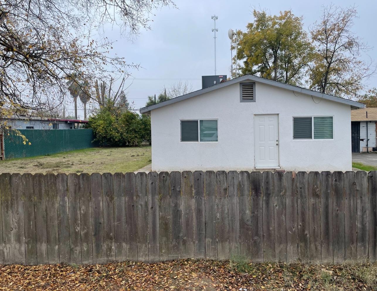 36597 Church, Traver, CA 93673