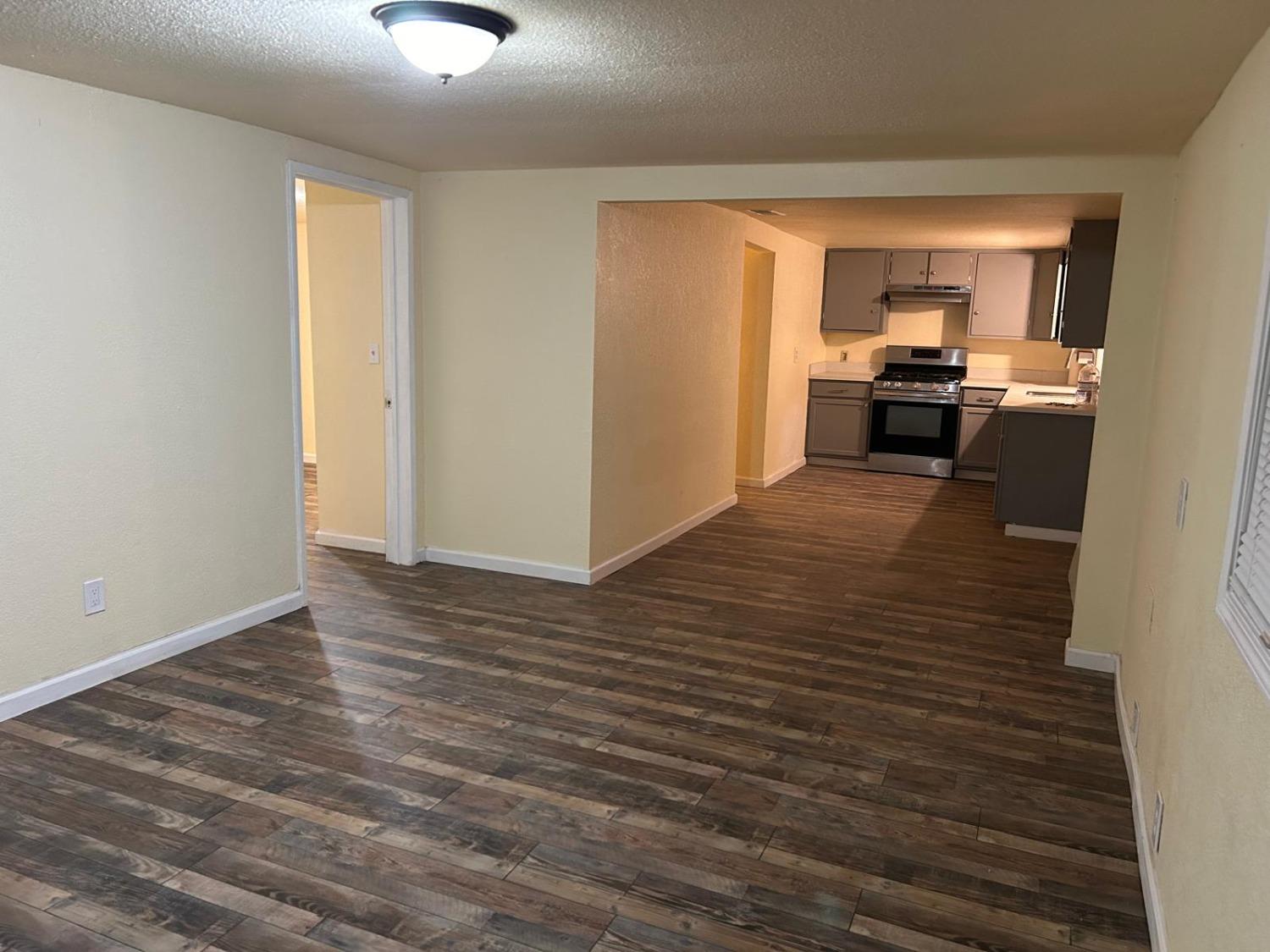 36597 Church, Traver, CA 93673