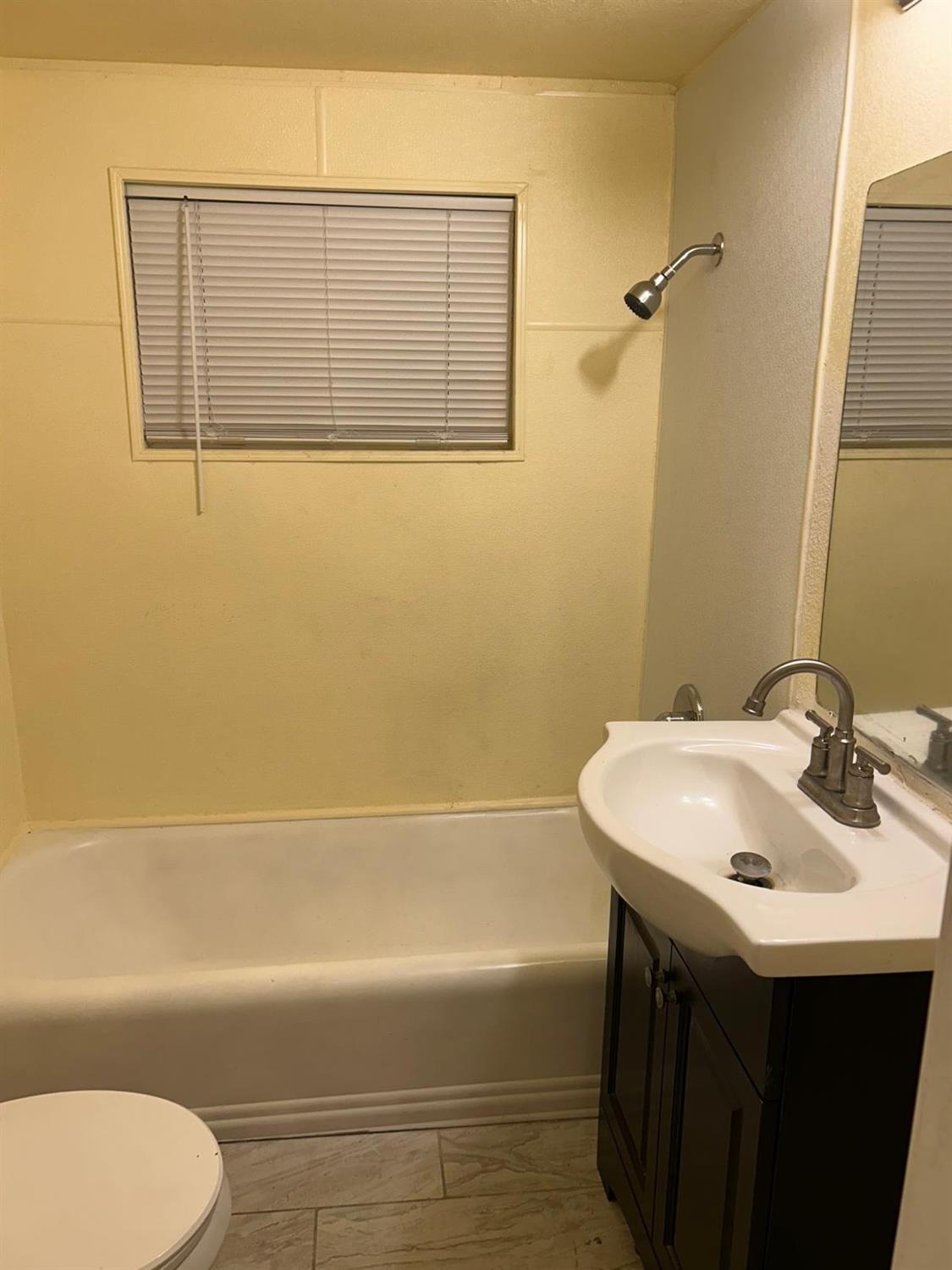 36597 Church, Traver, CA 93673