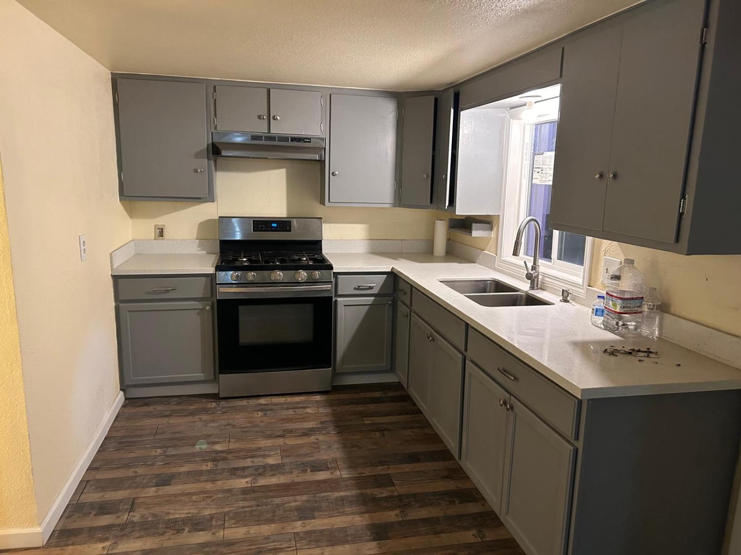 36597 Church, Traver, CA 93673