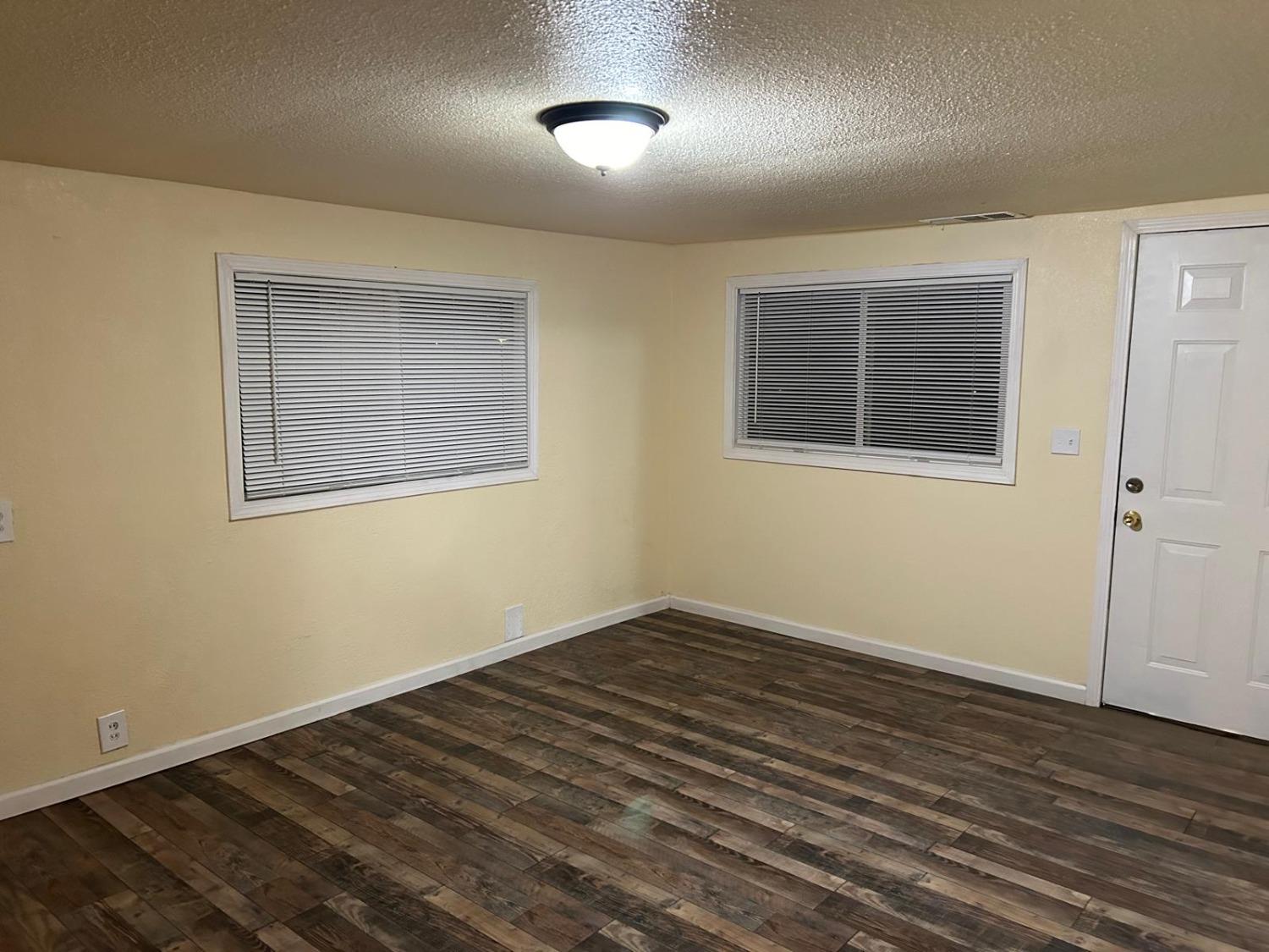 36597 Church, Traver, CA 93673