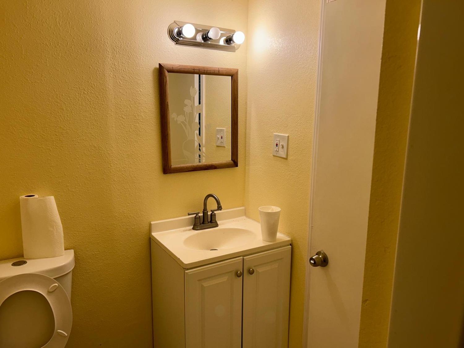 36597 Church, Traver, CA 93673