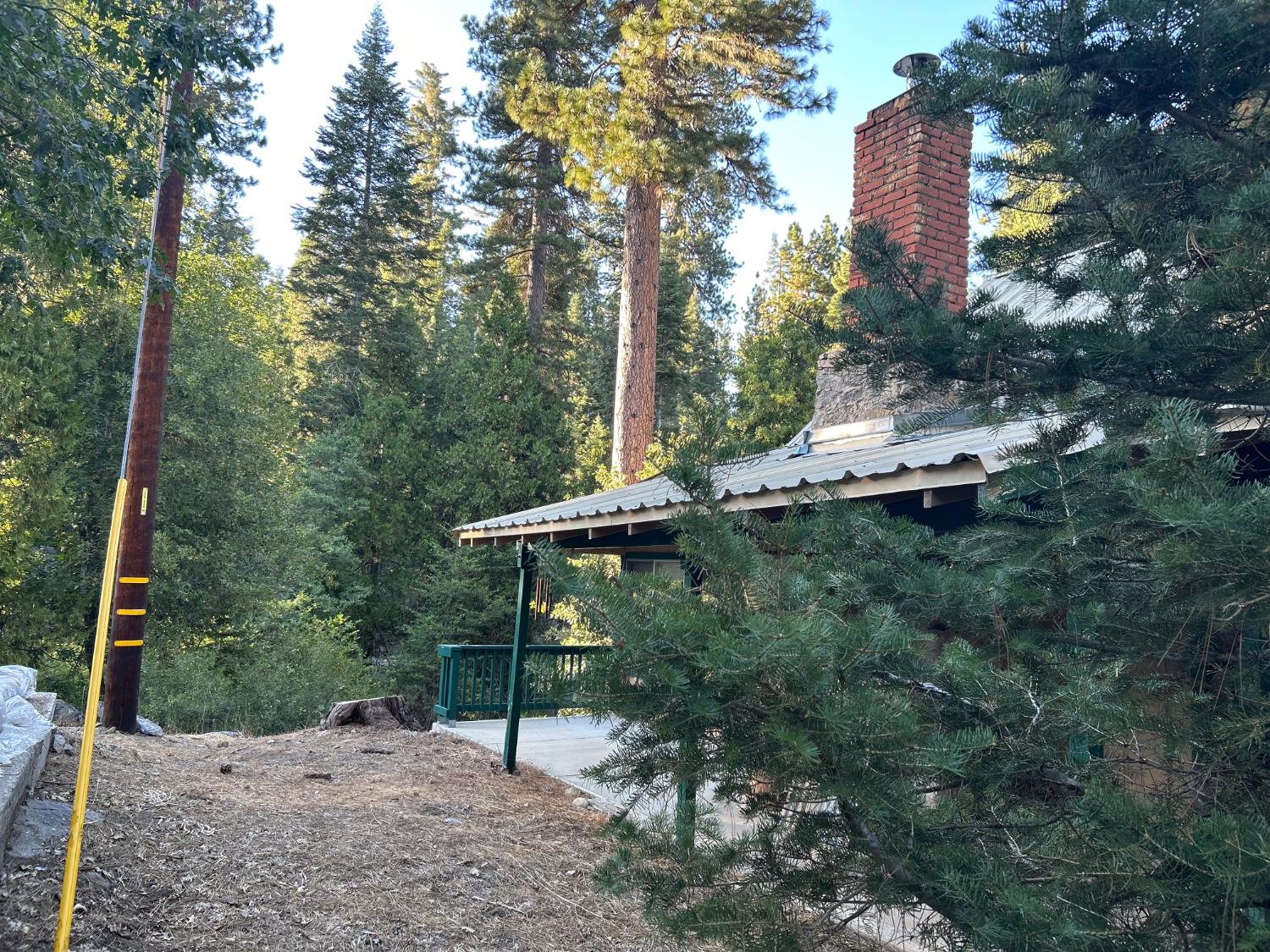 1237 Cedar Ave, Fish Camp, CA 93623