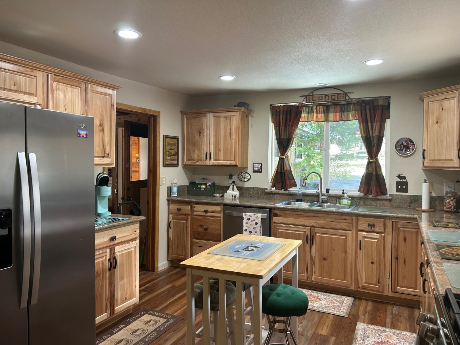 1237 Cedar Ave, Fish Camp, CA 93623