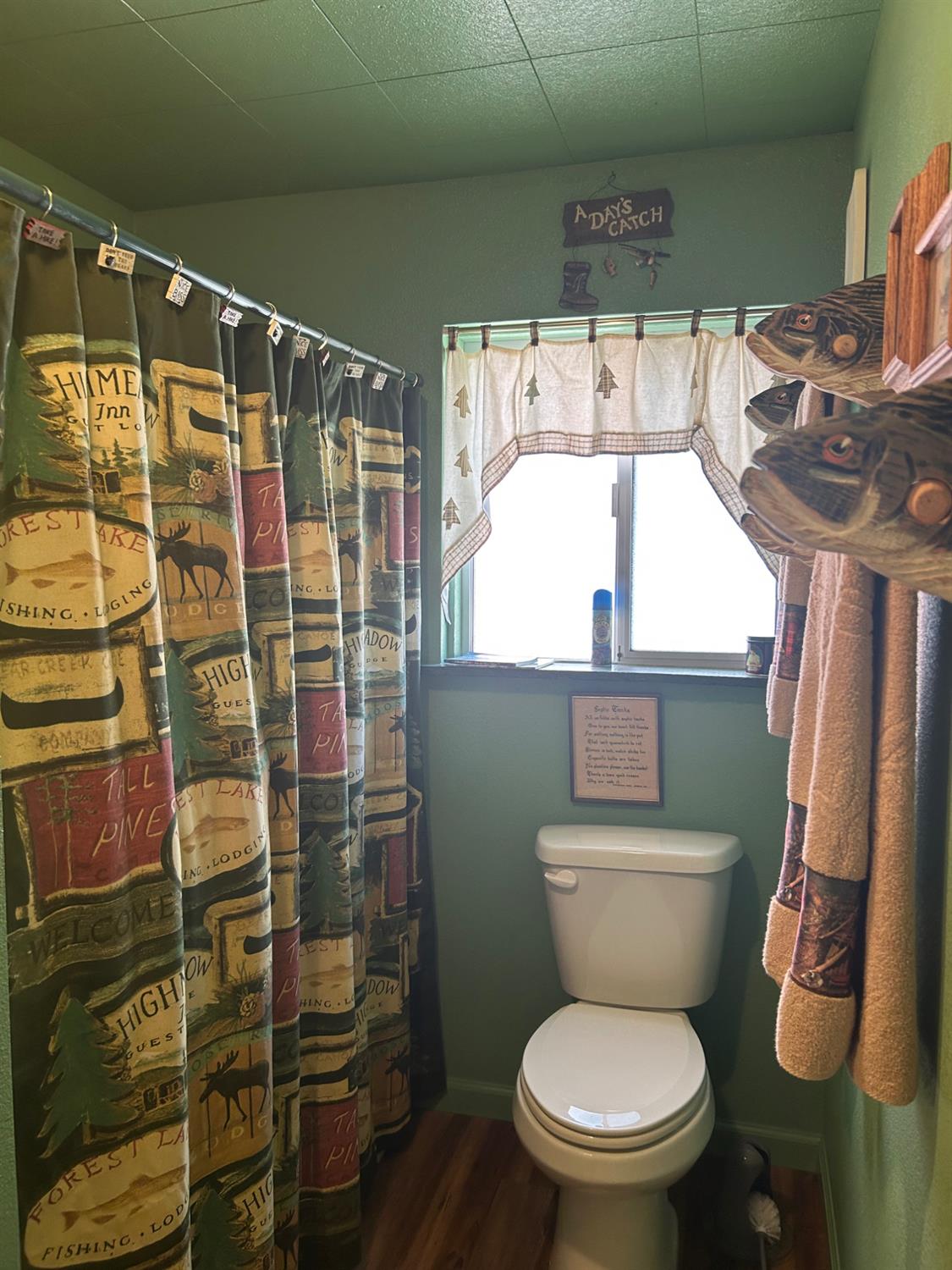 1237 Cedar Ave, Fish Camp, CA 93623