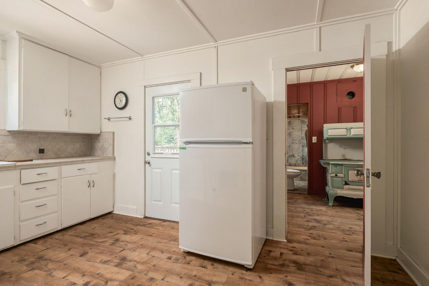 42151 Madrone Ln, Shaver Lake, CA 93664