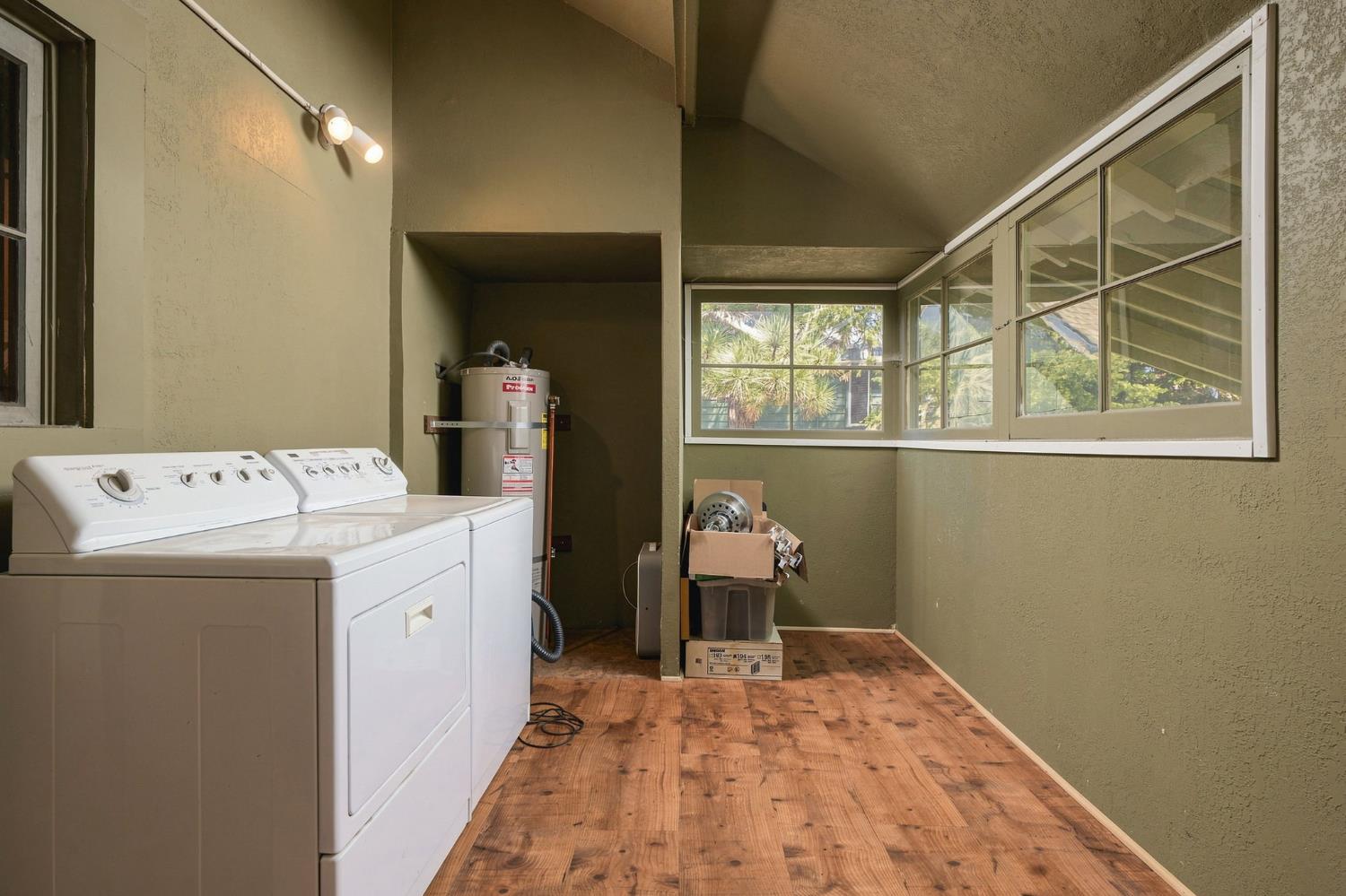 42151 Madrone Ln, Shaver Lake, CA 93664