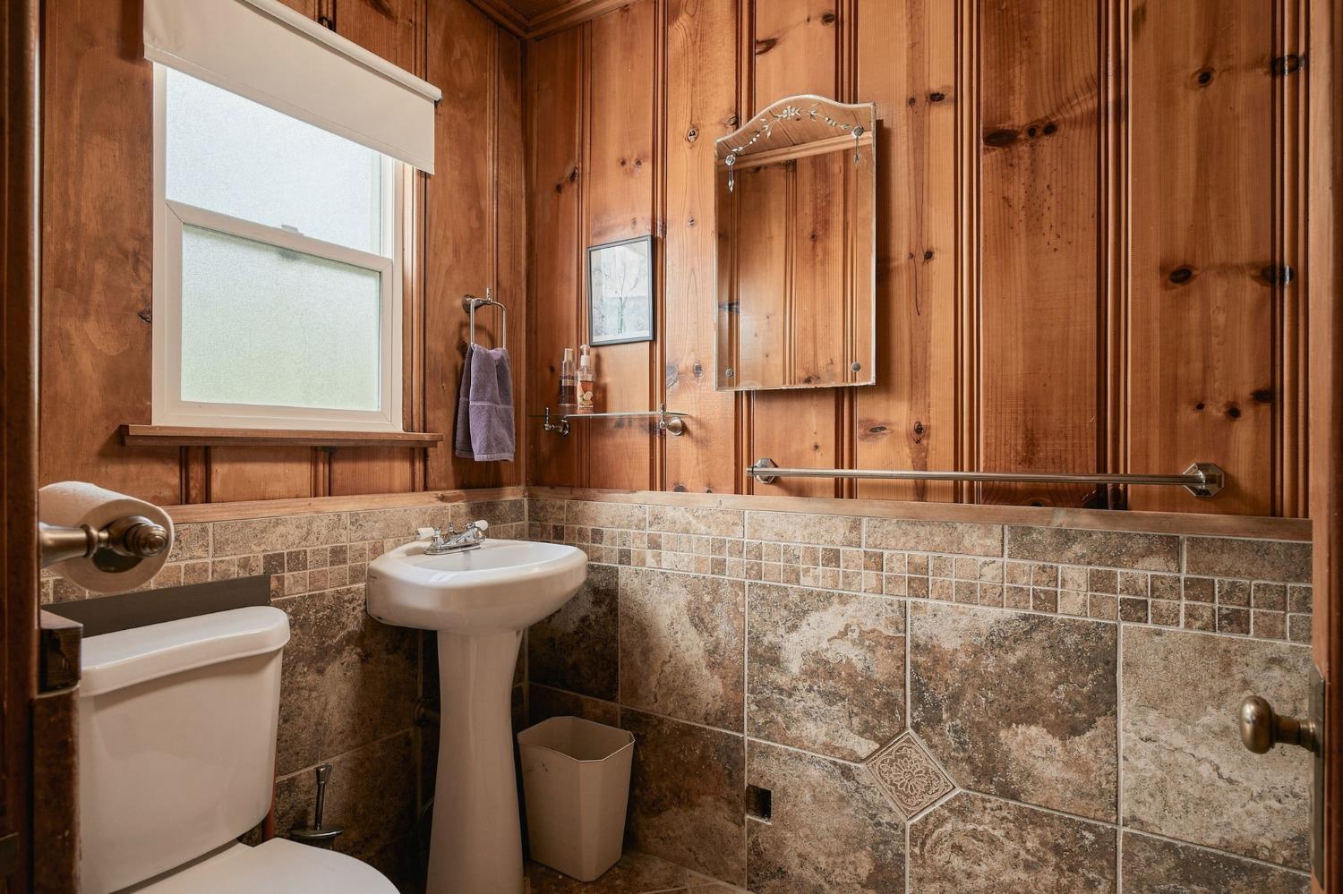 42151 Madrone Ln, Shaver Lake, CA 93664