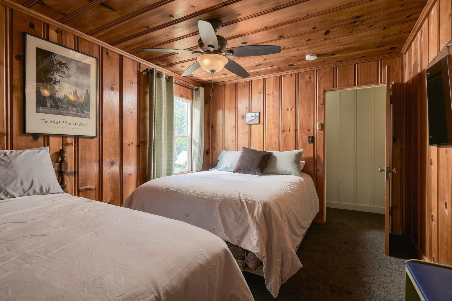 42151 Madrone Ln, Shaver Lake, CA 93664
