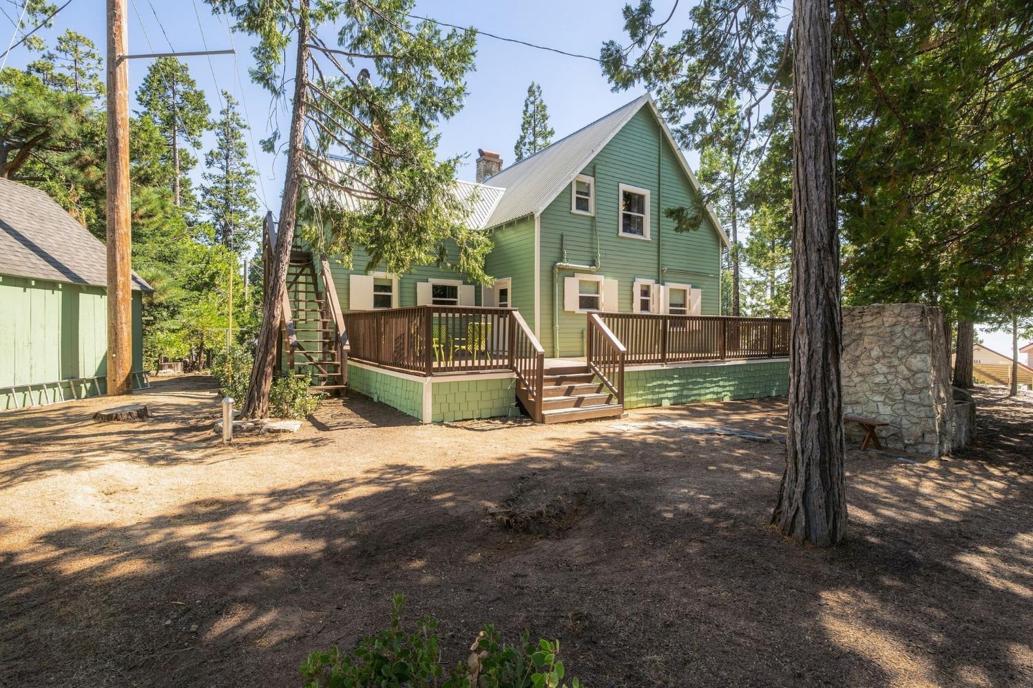 42151 Madrone Ln, Shaver Lake, CA 93664