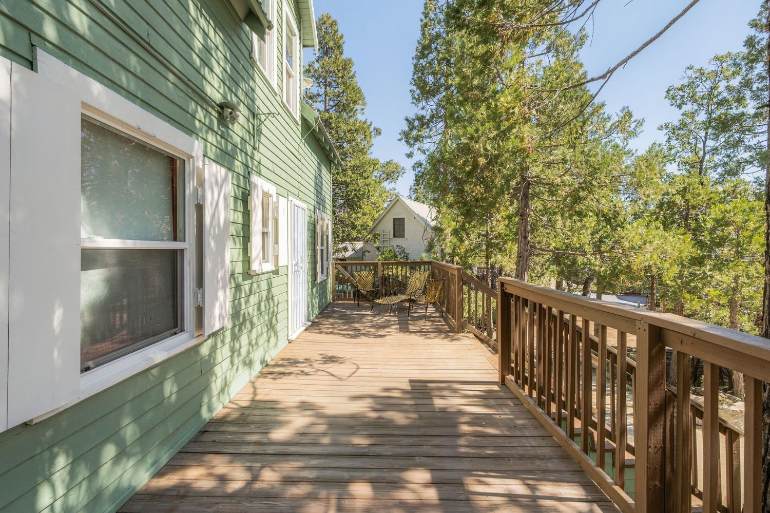 42151 Madrone Ln, Shaver Lake, CA 93664