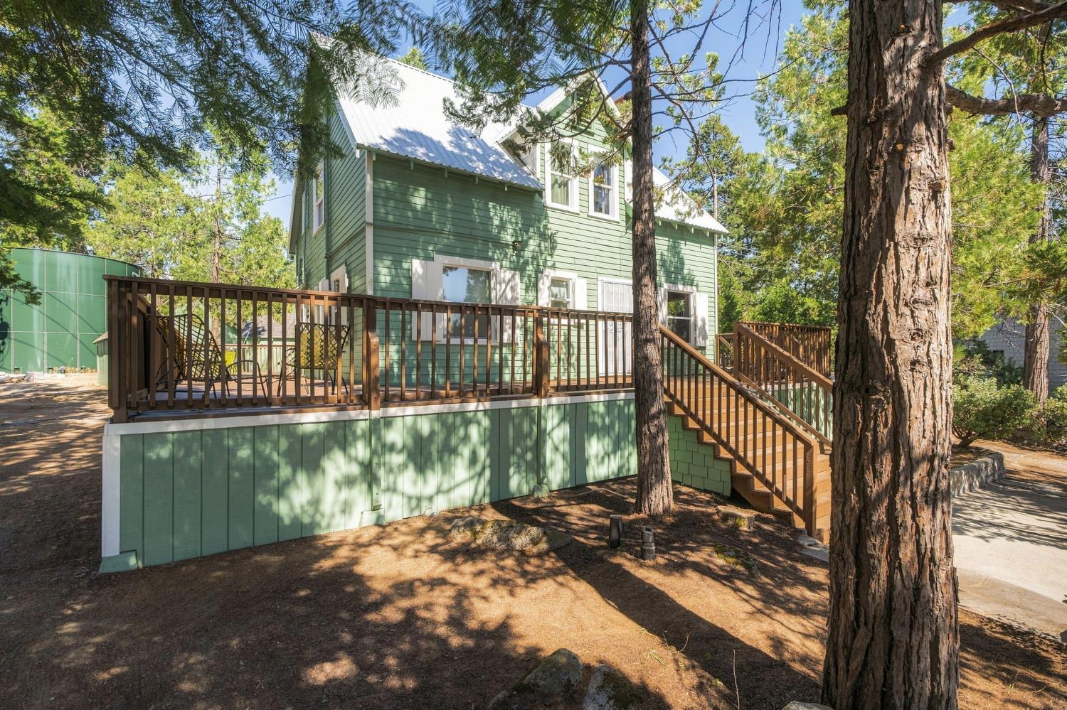 42151 Madrone Ln, Shaver Lake, CA 93664