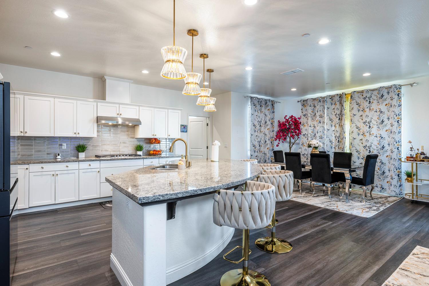 4167 Poe Ave, Clovis, CA 93619