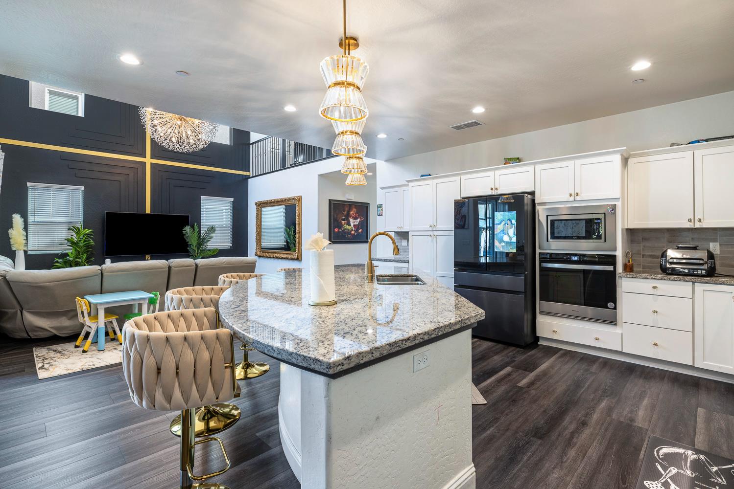 4167 Poe Ave, Clovis, CA 93619