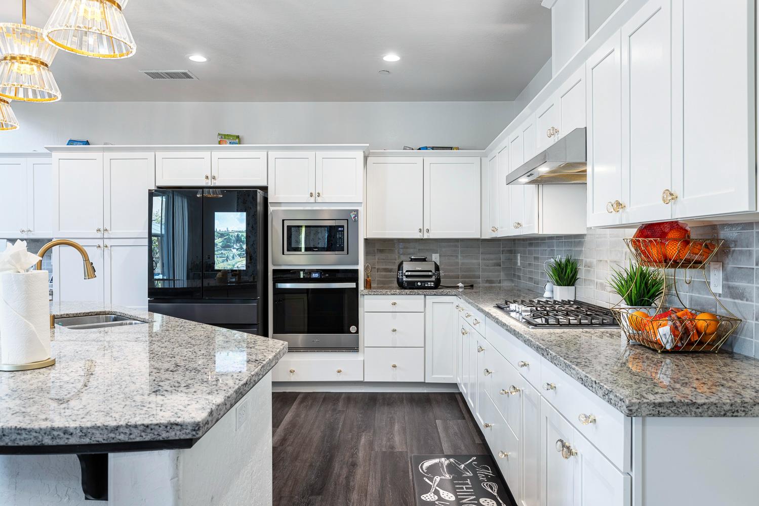 4167 Poe Ave, Clovis, CA 93619
