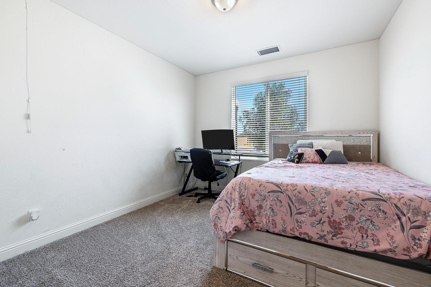 4167 Poe Ave, Clovis, CA 93619