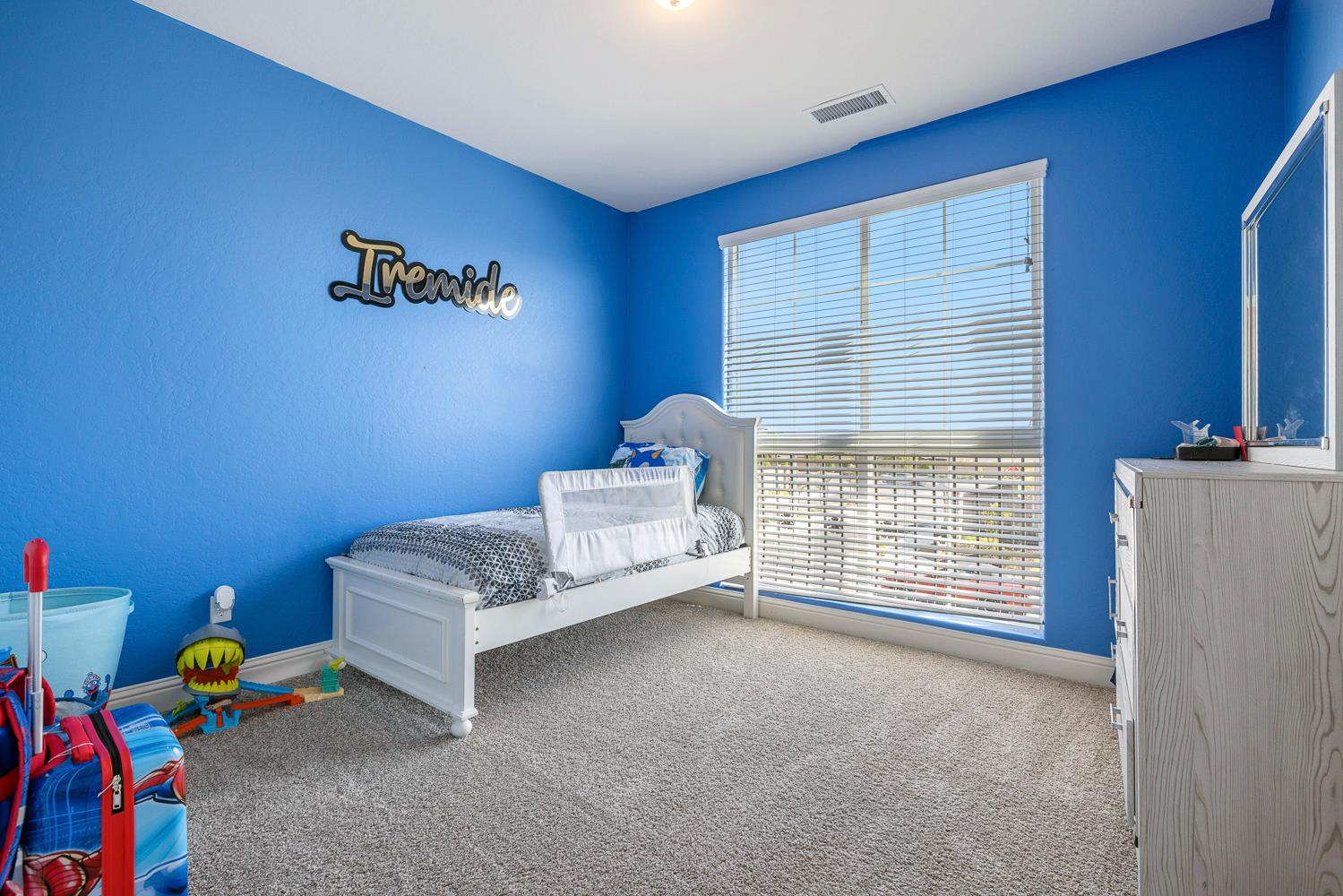 4167 Poe Ave, Clovis, CA 93619