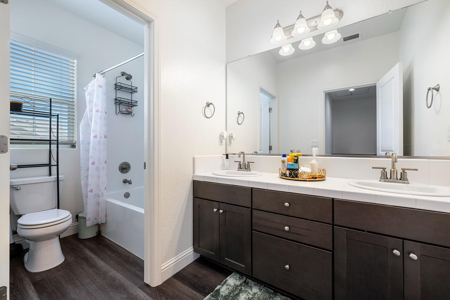 4167 Poe Ave, Clovis, CA 93619