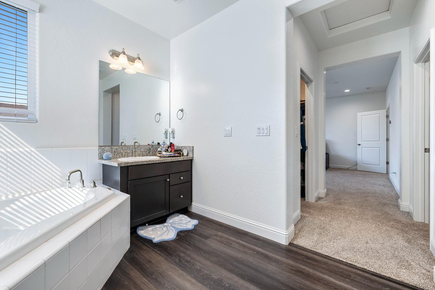 4167 Poe Ave, Clovis, CA 93619