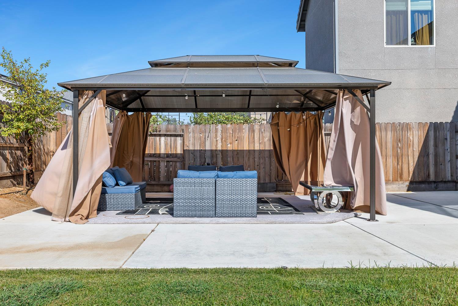 4167 Poe Ave, Clovis, CA 93619