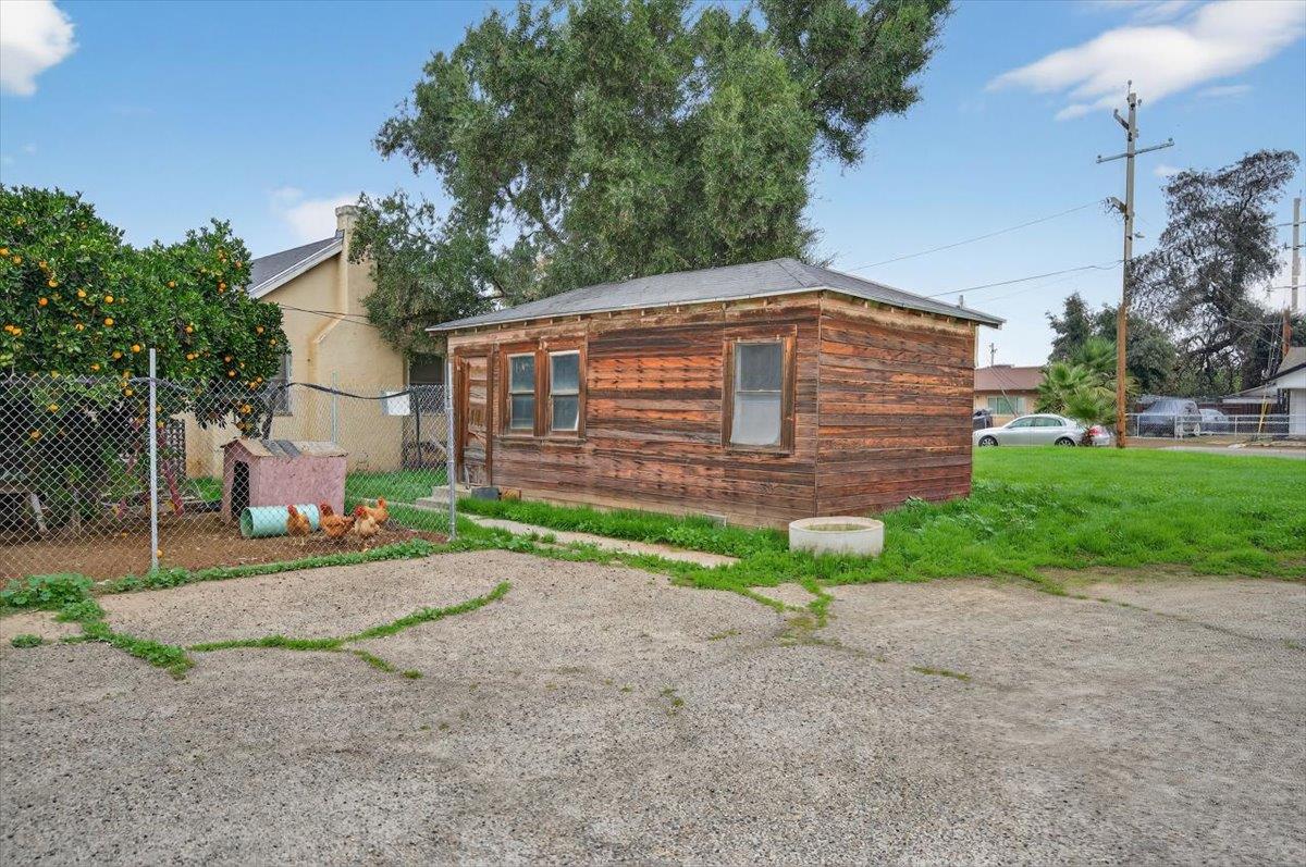 630 S Fruit Ave, Fresno, CA 93706