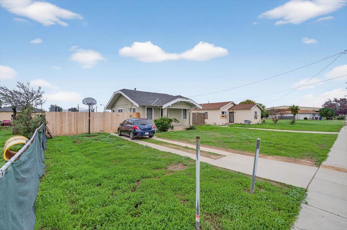 630 S Fruit Ave, Fresno, CA 93706