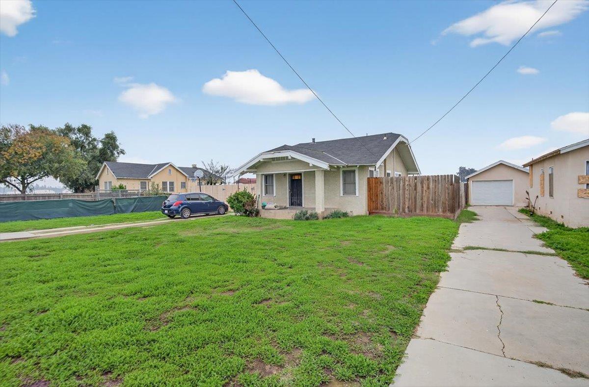 630 S Fruit Ave, Fresno, CA 93706